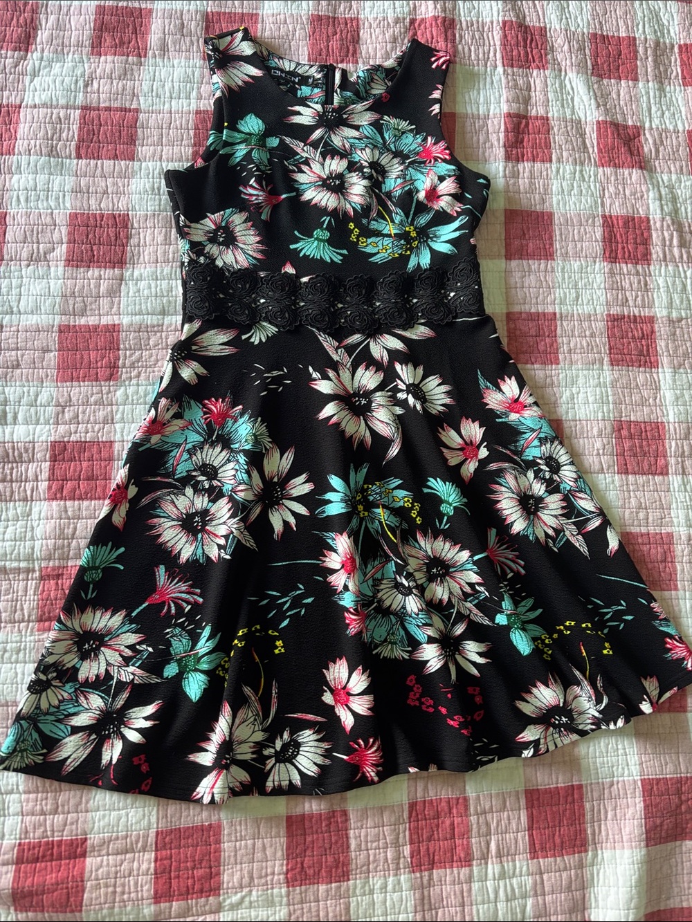 Floral Fit-and-Flare Casual Dress in Black